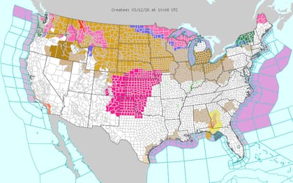 Al este de las Montañas Rocosas, el fenómeno de vientos elevó el riesgo de incendios a nivel crítico según el SPC