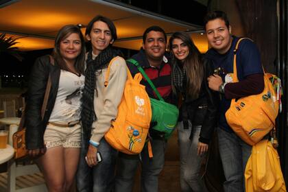 Al final de la jornada, algunos peregrinos se quedaron a bailar en la playa con DJs católicos