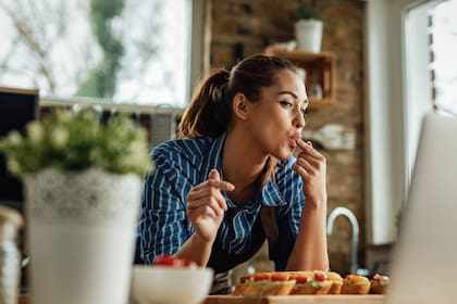 Al final del día, cocinar es nutrirse, y no hay mejor condimento para una buena comida que una mente -y una mesada- en absoluta paz
