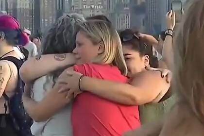 Al finalizar, muchas se abrazan y se contienen sobre las emociones que vivieron