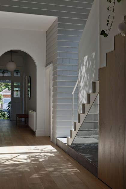 Al fondo, la puerta de entrada. Los límites de la ampliación se dejaron bien a la vista.