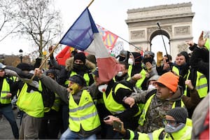 En otra protesta, los "chalecos amarillos" perdieron poder de movilización
