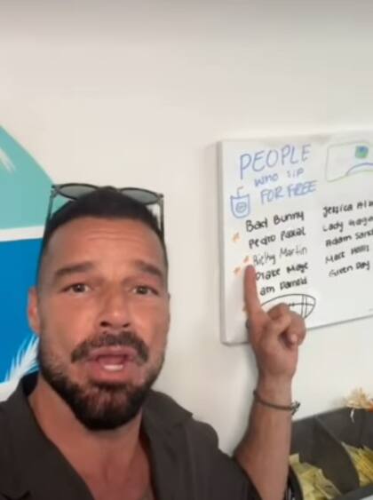 Al igual que Ricky Martín, otras celebridades también pueden reclamar su bebida gratis en la tienda (Instagram/@sip.305)