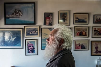 Al igual que su padre, Bellisio sacó cientos de fotos durante sus estadías en la Antártida. Hoy algunas cuelgan en las paredes de su casa.