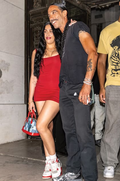 Al igual que
sus padres,
Lourdes es
bailarina
profesional.
Además,
suele hacer
trabajos
como
modelo y
hace casi un
año, lanzó
su EP debut,
Go, bajo el
nombre de
Lolahol.