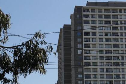 Al interior de las torres la actividad comercial es intensa