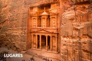 Al Khazneh (el Tesoro), el templo más conocido de Petra.