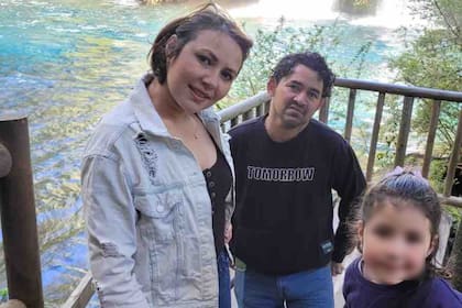 Al llegar al hospital, fueron interceptados por camionetas sin identificación y detenidos pese a explicar la emergencia