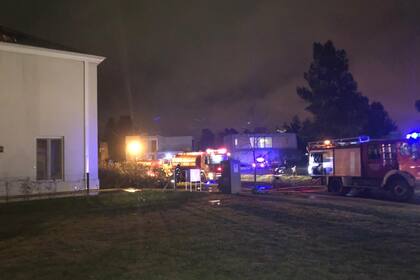 Al lugar acudieron dotaciones de bomberos voluntarios de Tristán Suárez y de Ezeiza