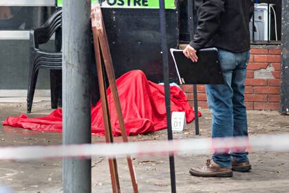 Al mediodía asesinaron a un hombre en la zona oeste de Rosario de múltiples disparos