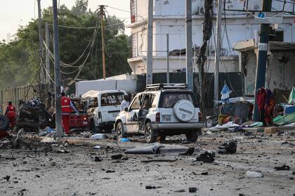 Al menos 10 muertos en Mogadiscio por explosiones de coches bomba