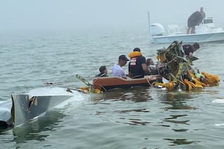 Al menos 5 muertos después de que avión de la Marina de México en misión médica cayera en Texas