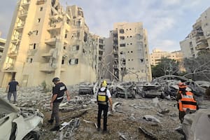 Al menos cuatro muertos en Israel tras el impacto de un misil en un edificio