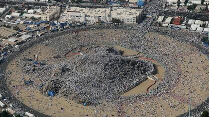 En esta montaña rodeada de desierto, donde según la tradición el profeta Mahoma pronunció su último sermón hace más de 1.400 años