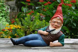 Una ola de robos de enanos de jardín tiene en vilo a una ciudad