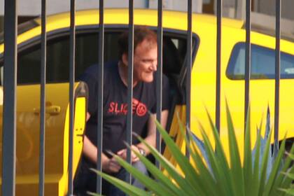 Quentin Tarantino arribando a las primeras lecturas del guion de su nuevo largometraje