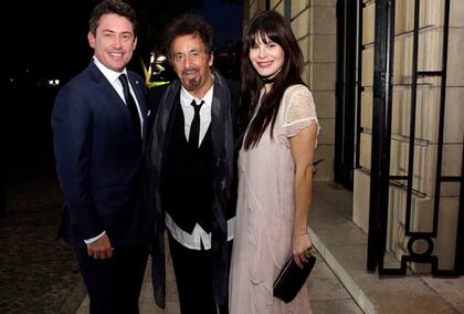 Al Pacino junto a su mujer y Noah Mamet