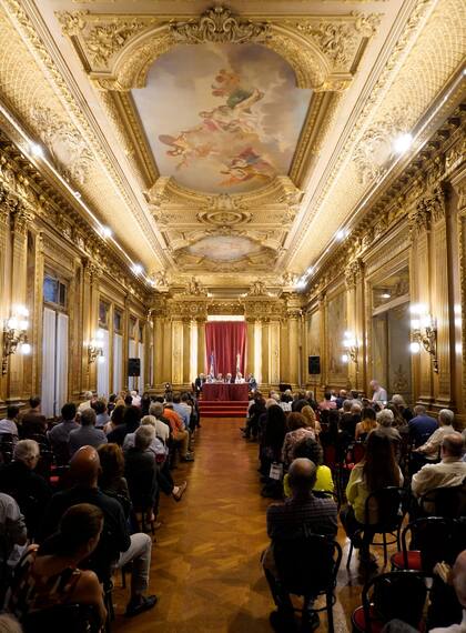 Al palacio a la búsqueda de materiales bibliográficos de tiempos idos; en el subsuelo de la Casa de la Cultura se inaugura este año un "espacio-taller"