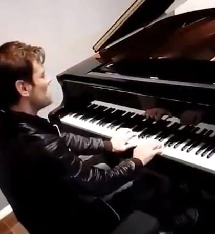 Al piano: su lugar en el mundo, el piano, su gran amigo desde los 8 años