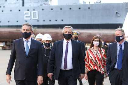 Alberto Fernández, al presentar el Fondo Nacional de la Defensa, en Tandanor, donde dio un mensaje de apoyo a las Fuerzas Armadas