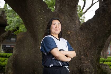 "Al principio me costaba saludar con un beso. A mí me salía hacer reverencia, por lo que muchas veces terminábamos golpeándonos las cabezas"