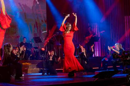 Al rojo vivo, la China Suárez cantó su hit de Teen Angels "Reina gitana"