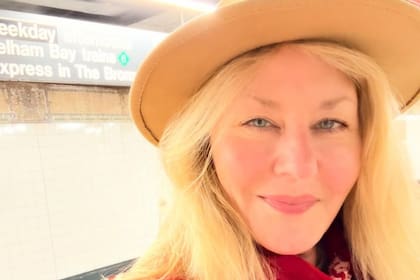 Al sentir que no podía controlar nada ni reconstruir su antigua realidad, vendió su apartamento y se fue de viaje a Asia