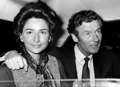 Al terminarse la relación con la princesa, Townsend se casó en Bélgica con la rica heredera Marie-Luce Jamagne