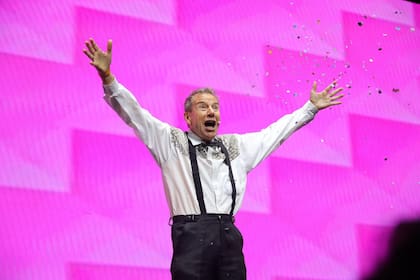 Alacrán también se sumó la festejo, uno de los más celebrados de la noche de Cha Cha Cha en el Movistar Arena