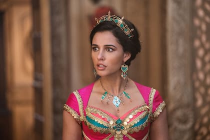 Naomi Scott le aporta frescura y simpatía a la princesa Jasmine