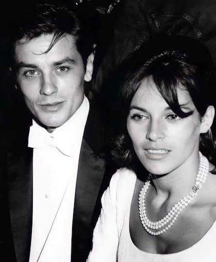Alain y Nathalie Delon en Hollywood, en 1965, en la 37ª entrega de los premios Oscar