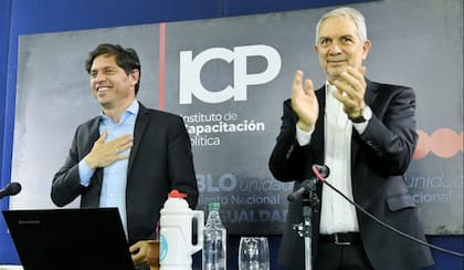Alak, en una actividad reciente junto a Axel Kicillof