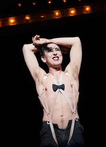 Briski fue diseñador de sonido de Cabaret, según el montaje de Sam Mendes