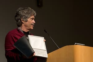 Alan Kay. Matemático, biólogo, ingeniero y músico de jazz, inventó la notebook, la programación orientada a objetos y la palabra ícono