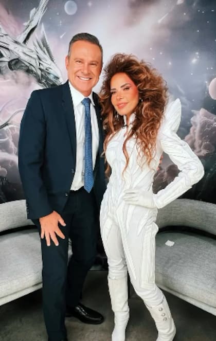 Alan Tacher junto a Gloria Trevi. El presentador confirma que tiene una buena relación con muchos artistas latinos (Instagram/@alantacher)