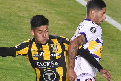 Alan Varela, frente a The Strongest, en la altura de La Paz, por la Copa Libertadores 2021
