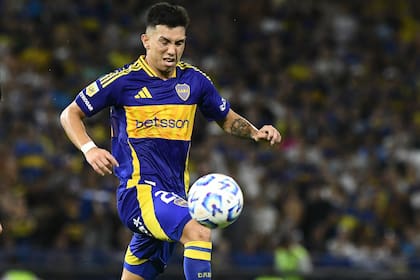 Alan Velasco sería titular ante Tigre
