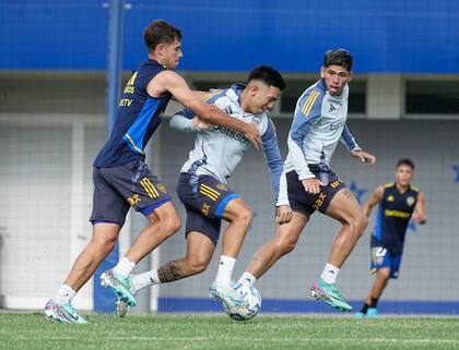 Alan Velasco y Carlos Palacios, dos de los refuerzos que llegaron en el último mercado de pases para reforzar a Boca de cara a la Copa Libertadores