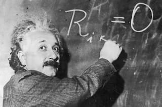 ¿Qué edad tenía Einstein cuando presentó la Teoría de Relatividad general?