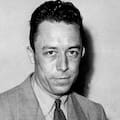Camus, filósofo: “Nadie se da cuenta de que algunas personas gastan una energía tremenda simplemente en ser normales”