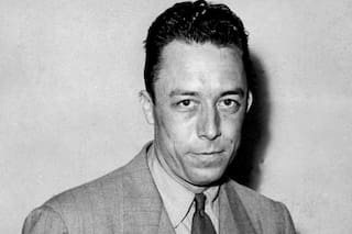 Camus, filósofo: “Nadie se da cuenta de que algunas personas gastan una energía tremenda simplemente en ser normales”