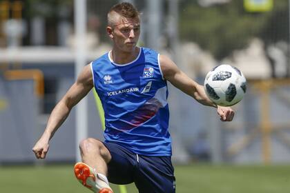 Albert Gudmundsson, la cuarta generación de la familia que defiende los colores de Islandia