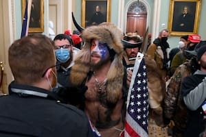 Albert Watkins, letrado que representa a Jake Angeli, solicitó que su cliente sea liberado o que le den alimentos adecuados.