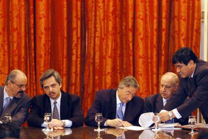 Carlos Tomada, Alberto Fernández, Néstor Kirchner, Roberto Lavagna y Carlos Zannini