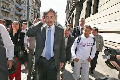 En la llegada al al velatorio del expresidente Raúl Alfonsín el 1 de abril de 2004