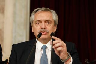 Por DNU, el Gobierno recorta las funciones de los espías de la AFI