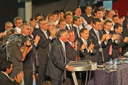 Reunión de Néstor Kirchner con los intendentes de la provincia de Buenos Aires