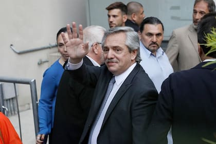 Alberto Fernández ganó las PASO por 17 puntos; al día siguiente, el dólar pasó de $46,55 a $57,30