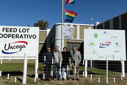 Alberto Candelero, presidente del directorio de Sodecar; Felipe Tavernier, consejero de Uncoga y consejero de la entidad en Coninagro; Lucas Magnano, presidente de Coninagro, y Sebastián Viarengo, titular de Uncoga