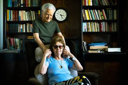 Alberto Chab junto a su pareja